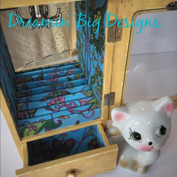 Aged Mustard Hand Painted Jewelry Box - Picture 2 of 8